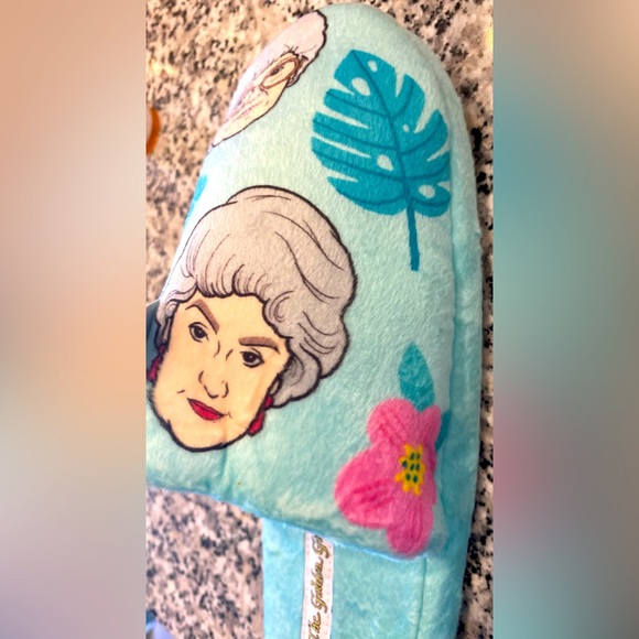 The Golden Girls Slippers with Sound - Picture 14 of 14